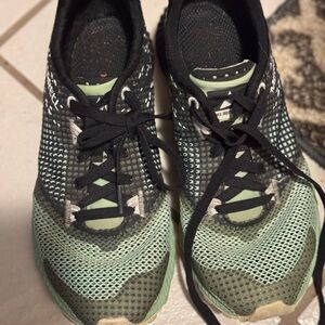 Women’s Merrel tennis shoes